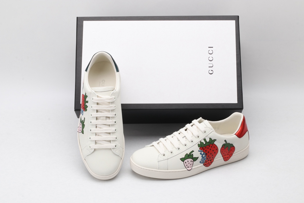 Women s Ace sneaker with strawberry